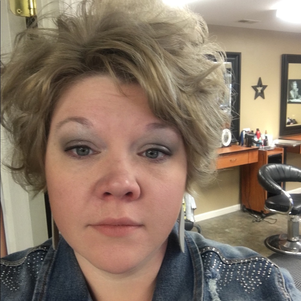Meet your Posher, Heidi
